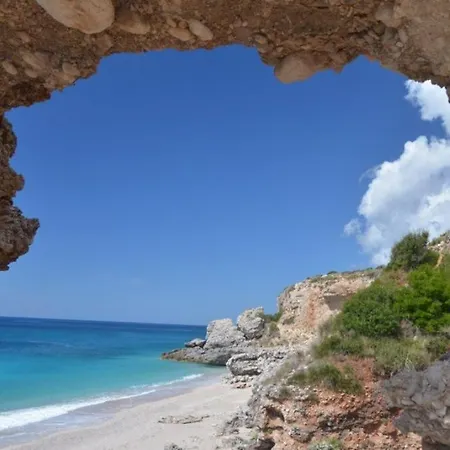 Appartamento Ana Maria's Excellent In Palasë