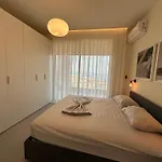 Ana Maria's Excellent In Apartamento Palasë